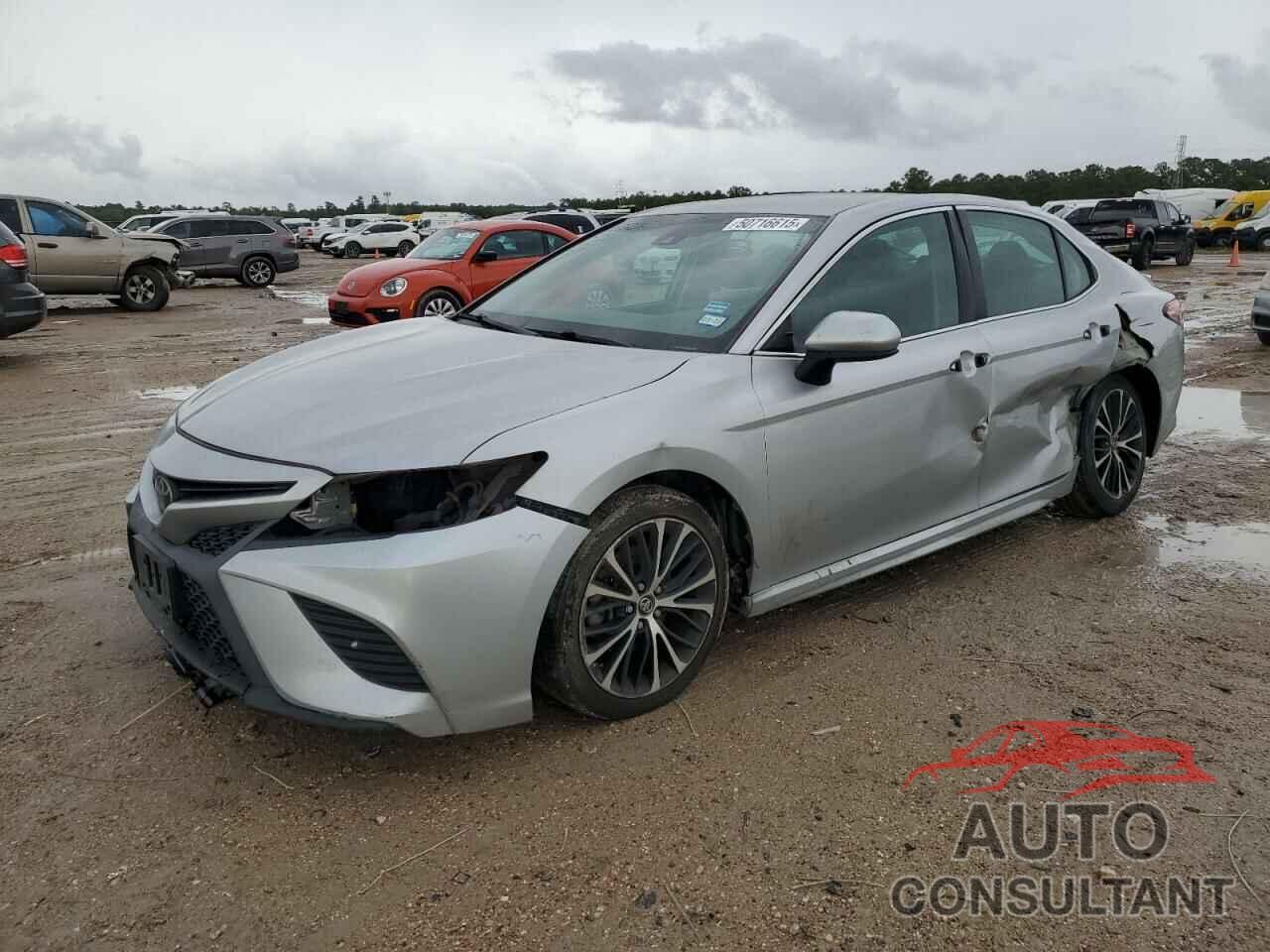 TOYOTA CAMRY 2018 - 4T1B11HK0JU523719