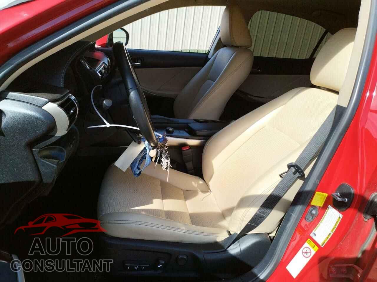 LEXUS IS 2016 - JTHBA1D23G5014591