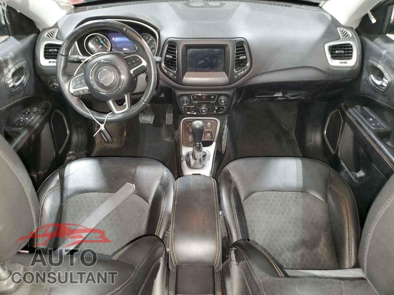 JEEP COMPASS 2018 - 3C4NJDBB0JT313594
