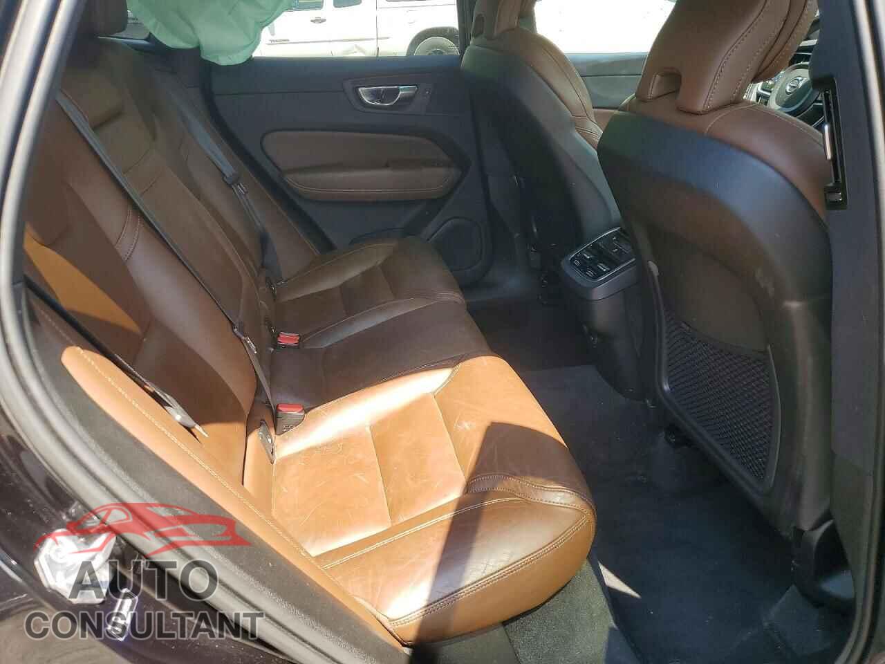 VOLVO XC60 2021 - YV4102RL8M1831207