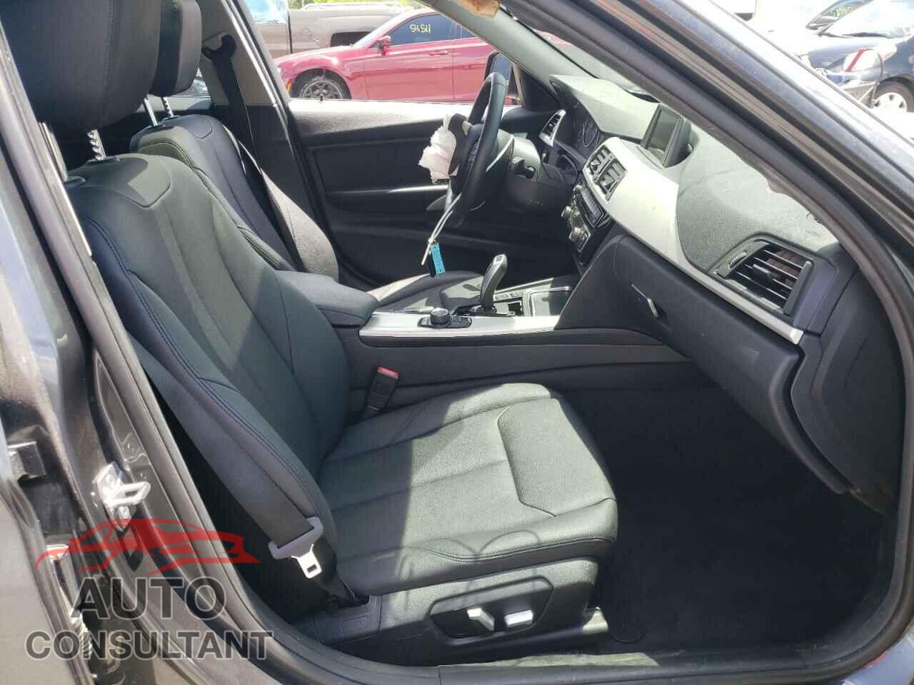 BMW 3 SERIES 2017 - WBA8E1G54HNU13367