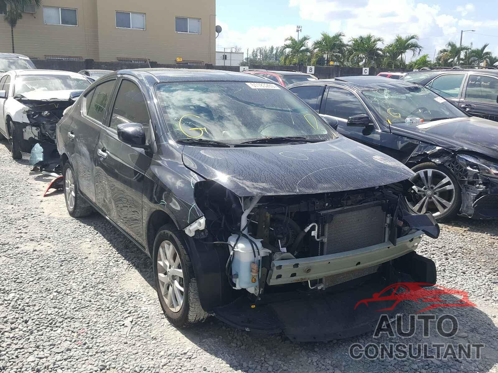 NISSAN VERSA 2018 - 3N1CN7AP9JL871716