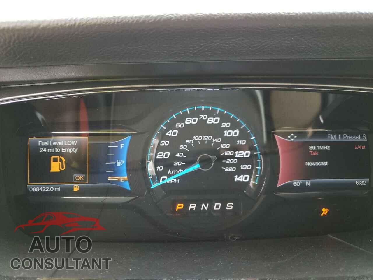 FORD TAURUS 2017 - 1FAHP2E89HG106464
