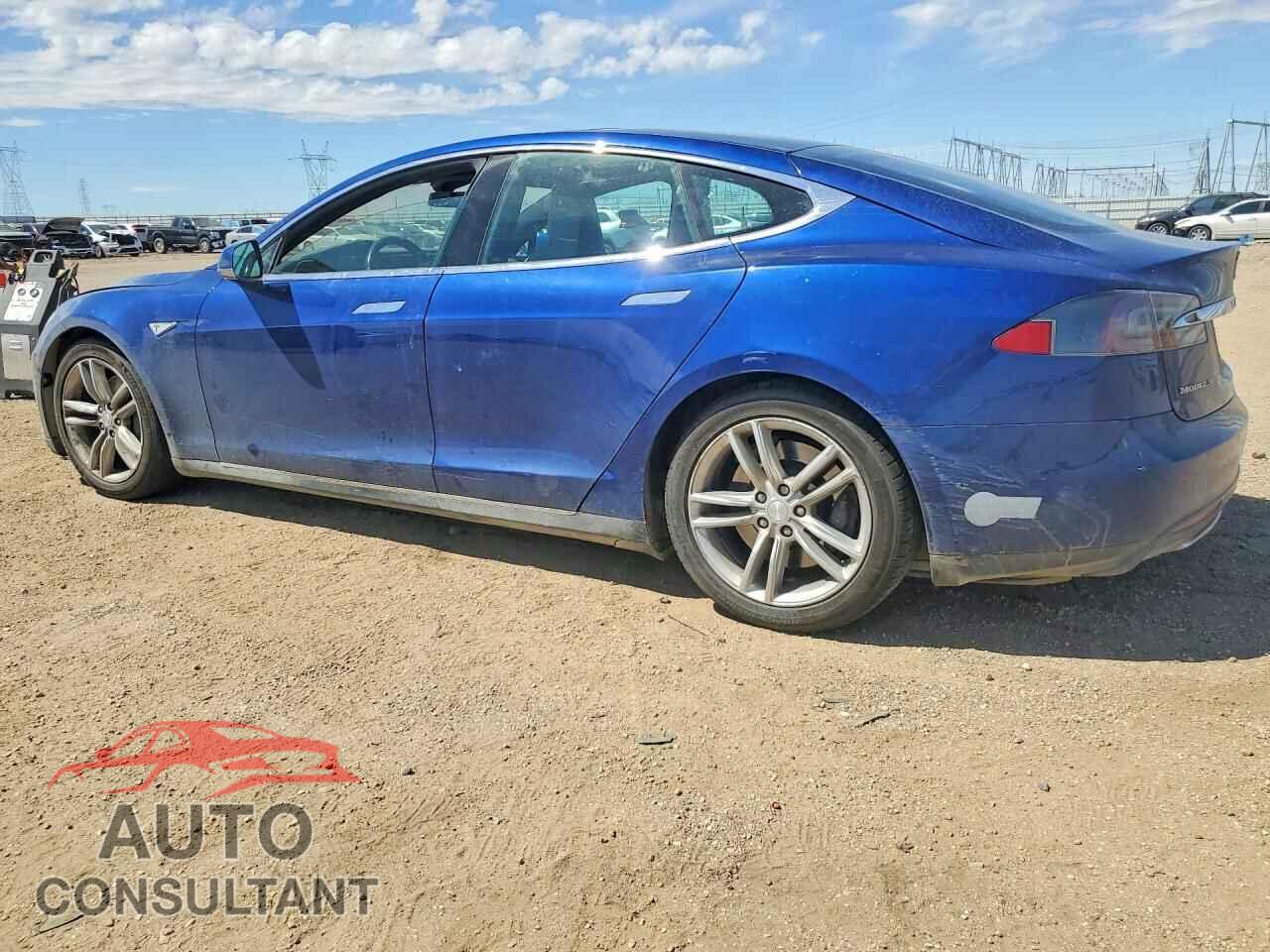 TESLA MODEL S 2015 - 5YJSA1E25FF102121