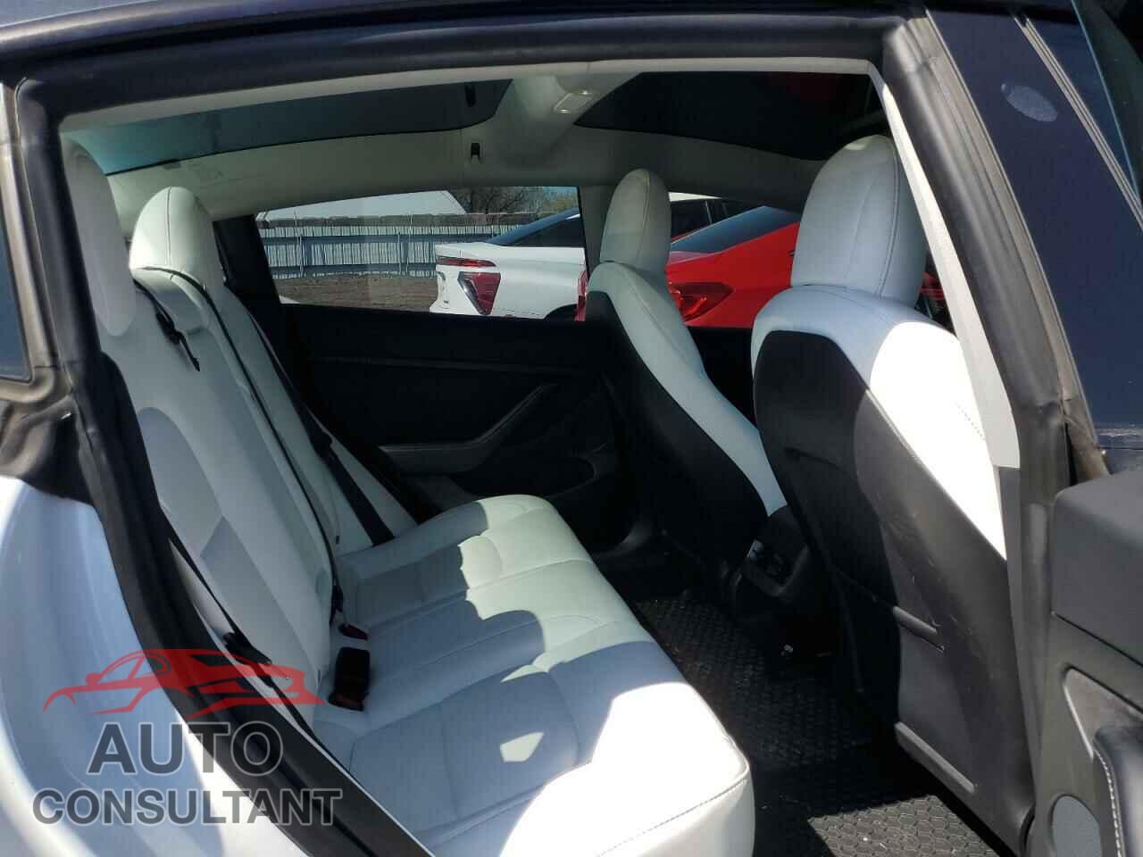 TESLA MODEL 3 2021 - 5YJ3E1EA5MF087424