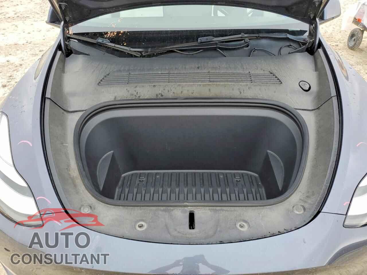TESLA MODEL Y 2021 - 5YJYGAEE2MF295120