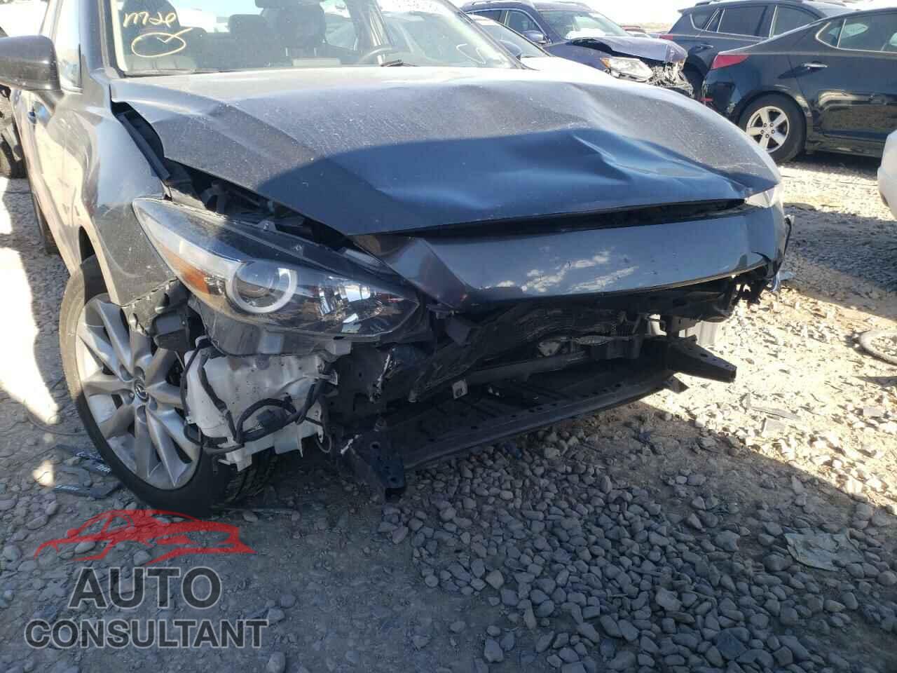 MAZDA 3 2017 - 3MZBN1V7XHM121615