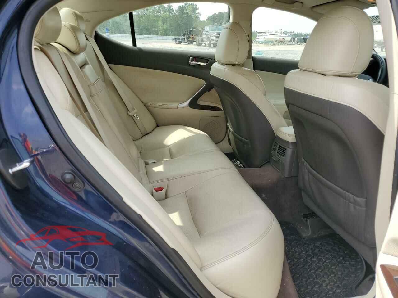 LEXUS IS 2013 - JTHCF5C21D5061869