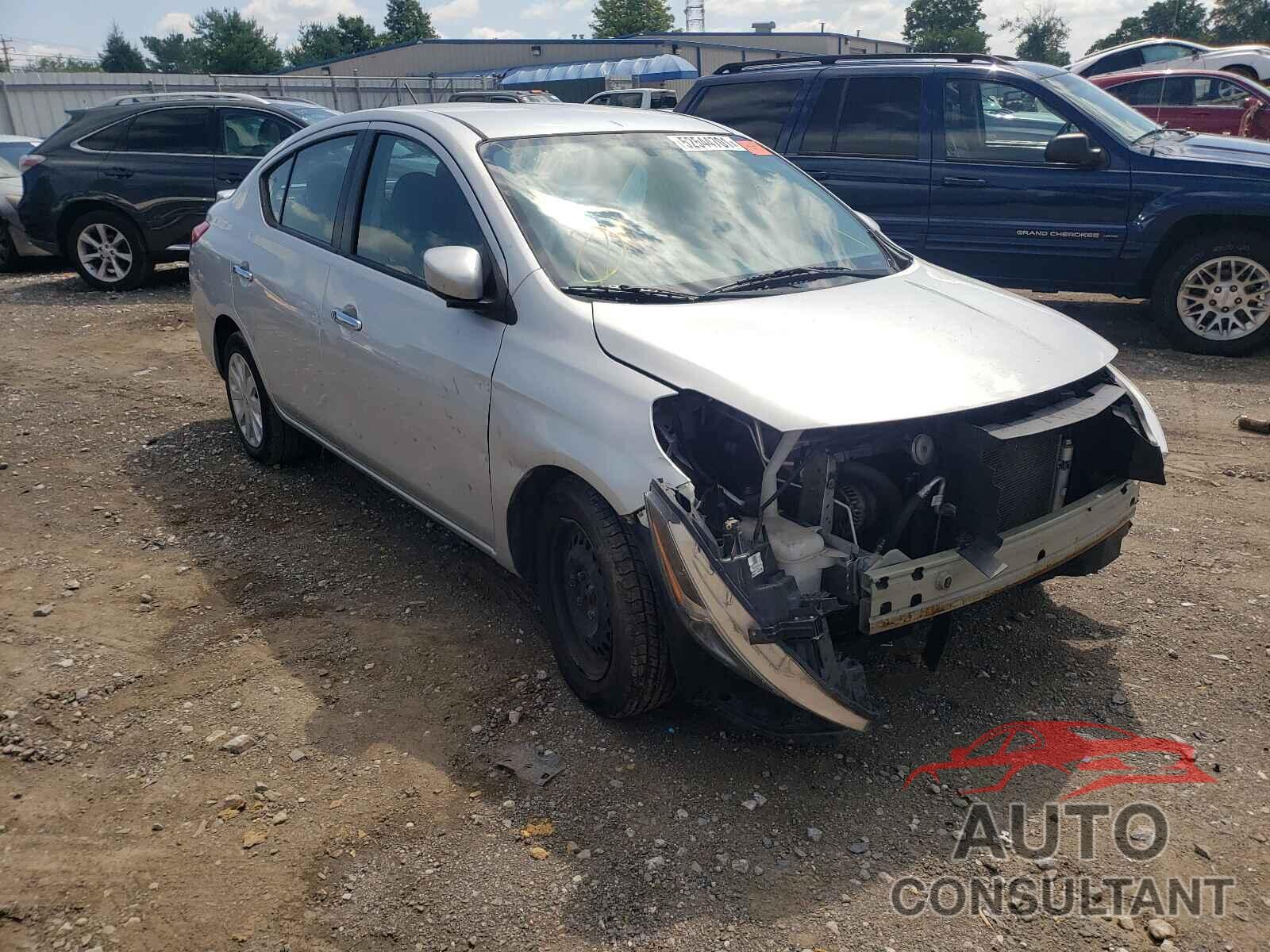 NISSAN VERSA 2017 - 3N1CN7AP9HL801871