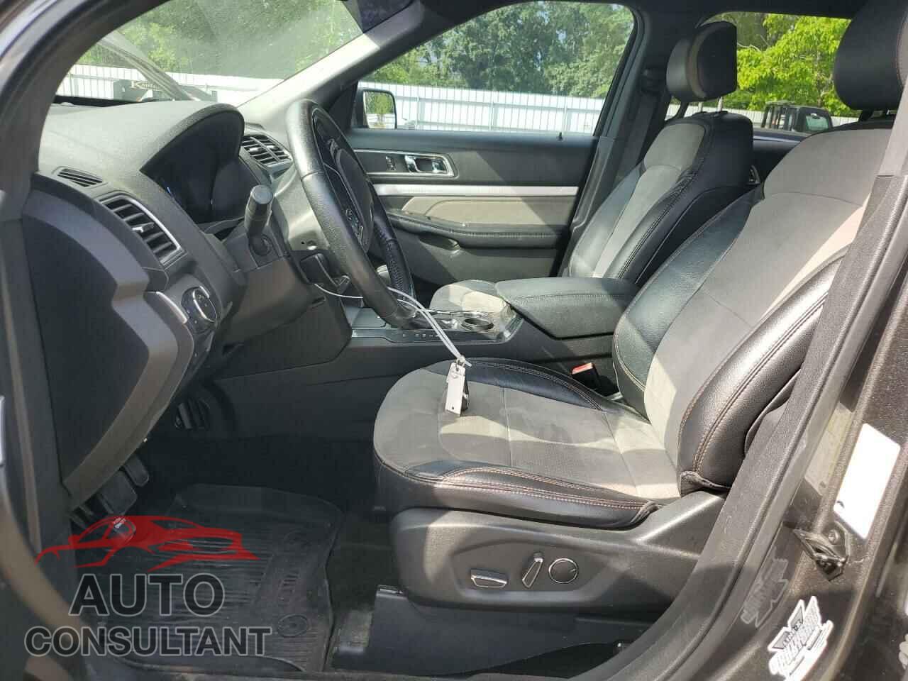 FORD EXPLORER 2017 - 1FM5K7D88HGC99325