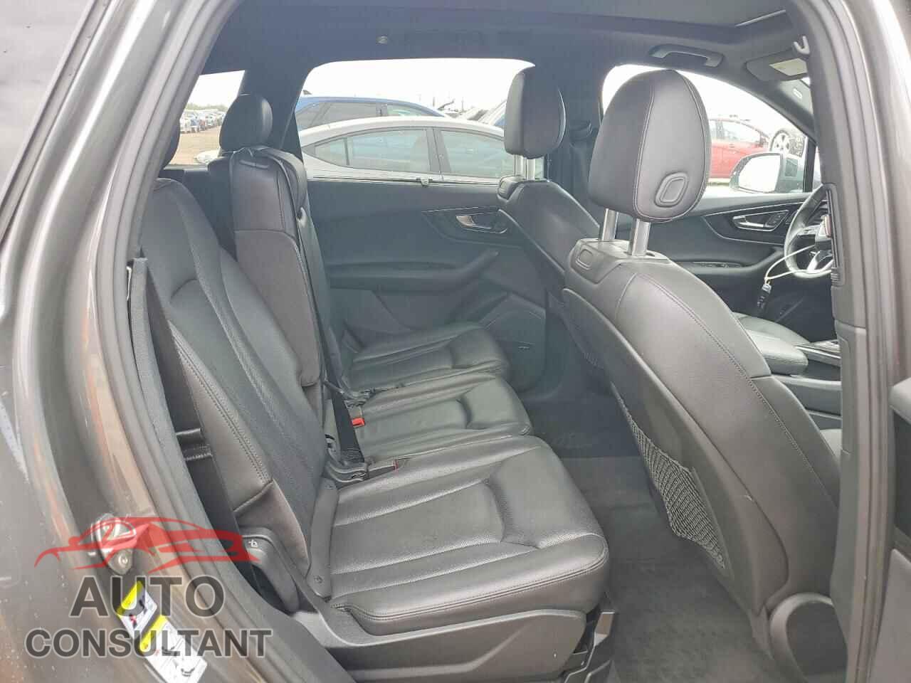 AUDI Q7 2019 - WA1VAAF78KD011847