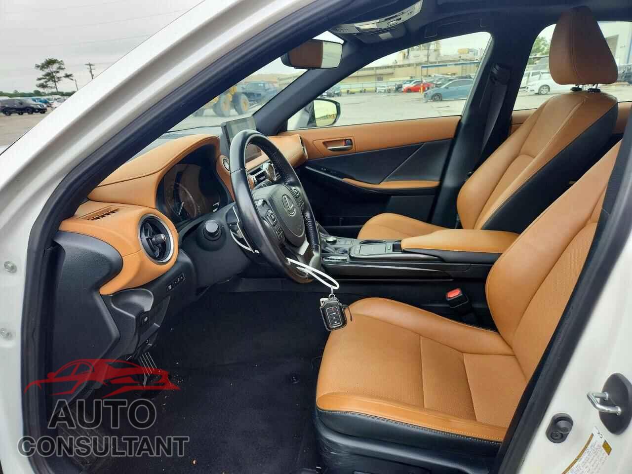 LEXUS IS 2021 - JTHCA1D29M5112668