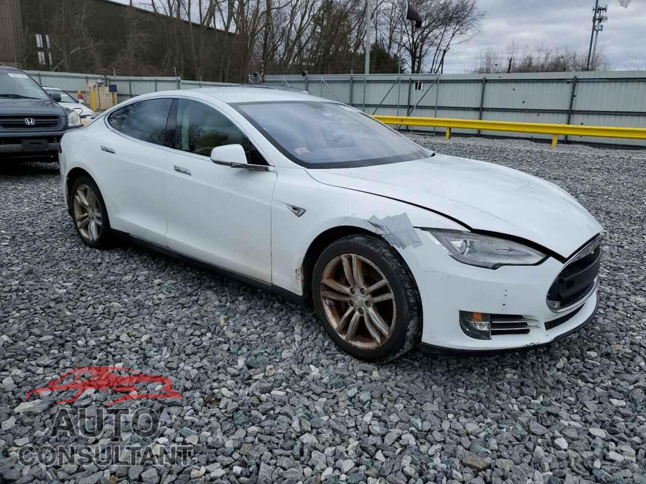 TESLA MODEL S 2013 - 5YJSA1DN6DFP11453