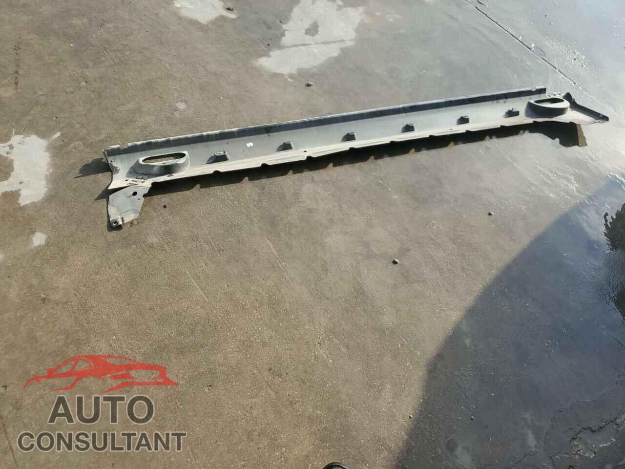 AUDI E-TRON 2019 - WA1LAAGE0KB013236