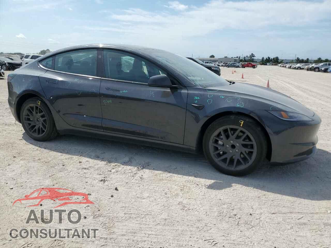 TESLA MODEL 3 2024 - 5YJ3E1EA8RF825594