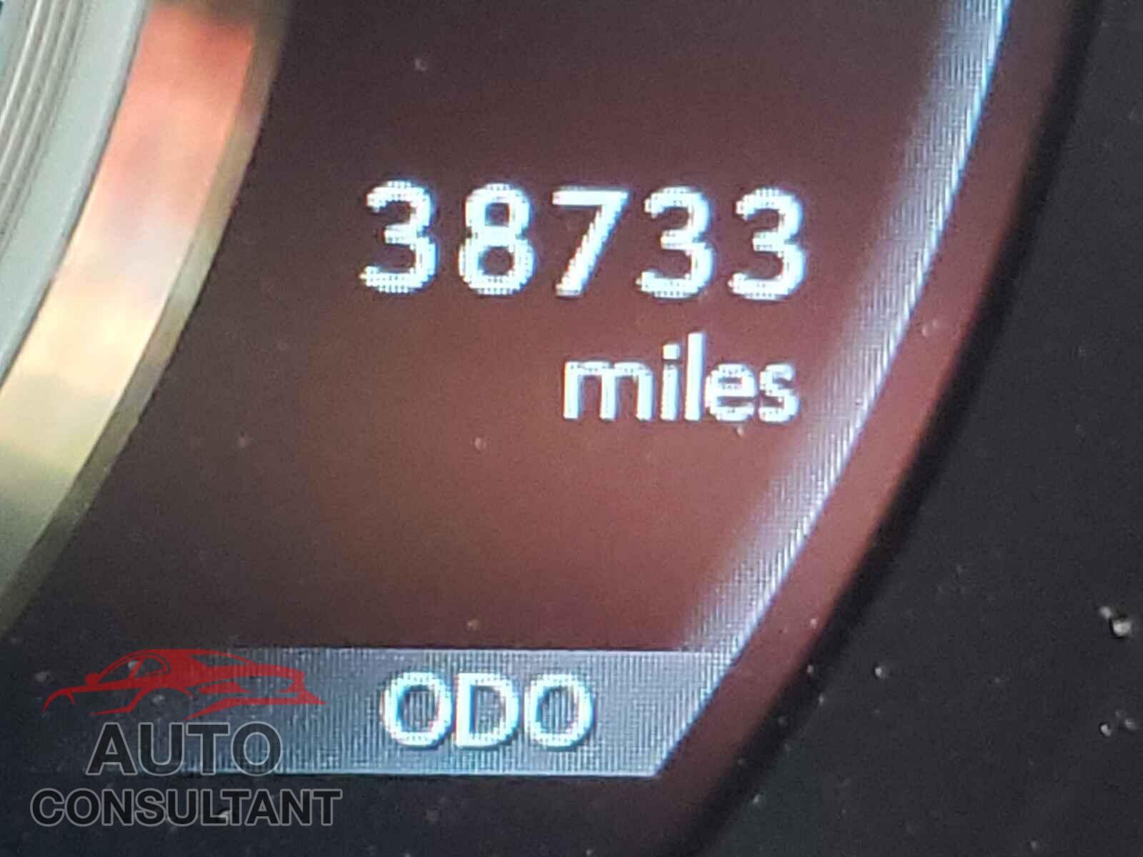 LEXUS IS 2016 - JTHBA1D28G5011105