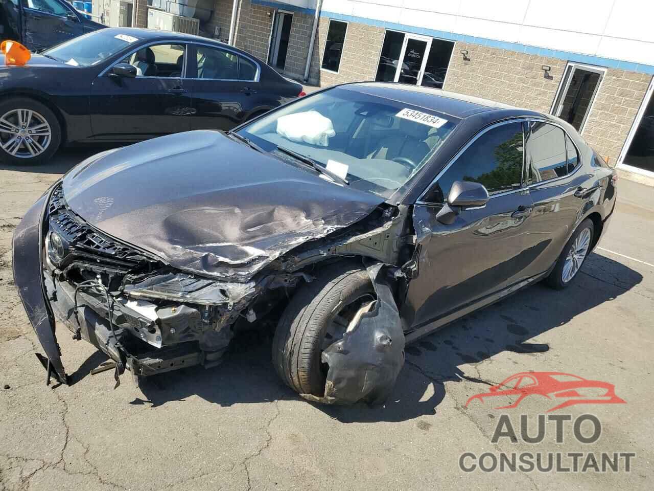 TOYOTA CAMRY 2018 - 4T1B11HK9JU135582