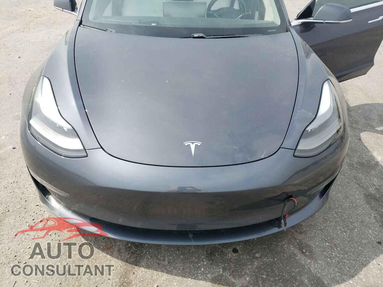 TESLA MODEL 3 2018 - 5YJ3E1EBXJF100415