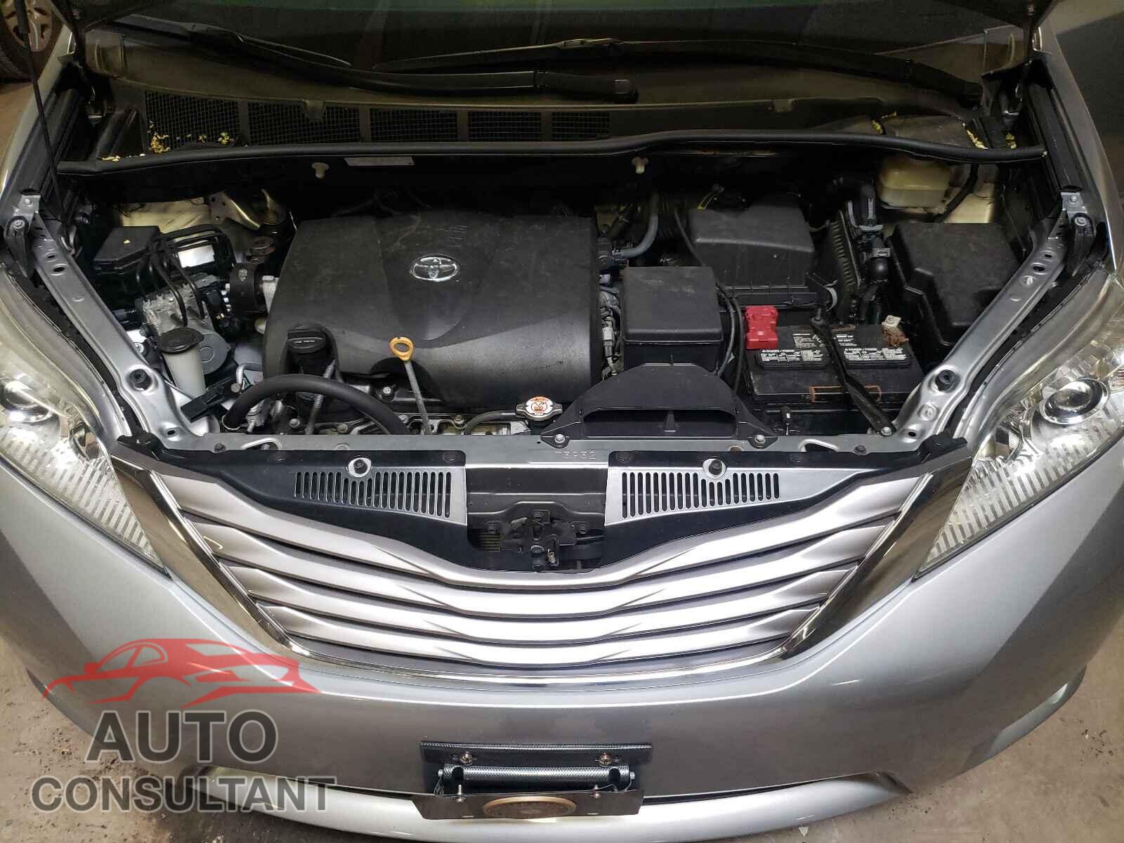 TOYOTA SIENNA 2017 - 5TDYZ3DC8HS866228