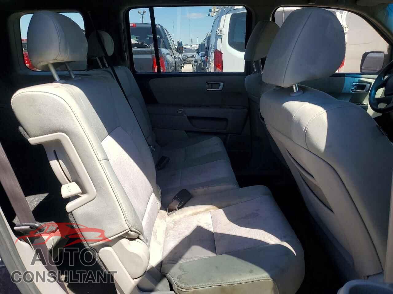 HONDA PILOT 2011 - 5FNYF4H41BB032105