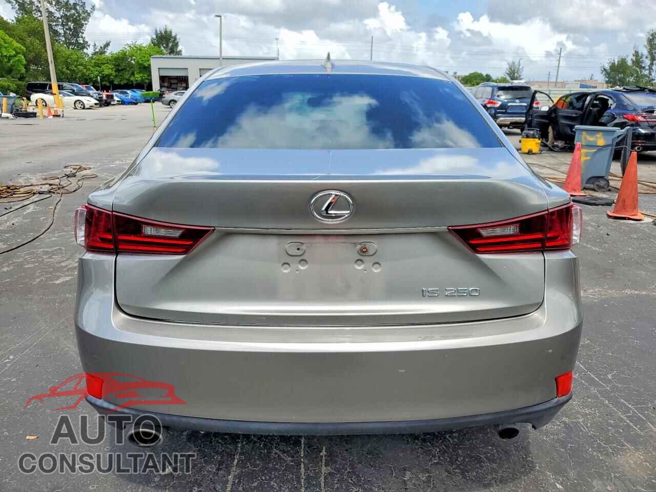 LEXUS IS 2014 - JTHBF1D25E5024201