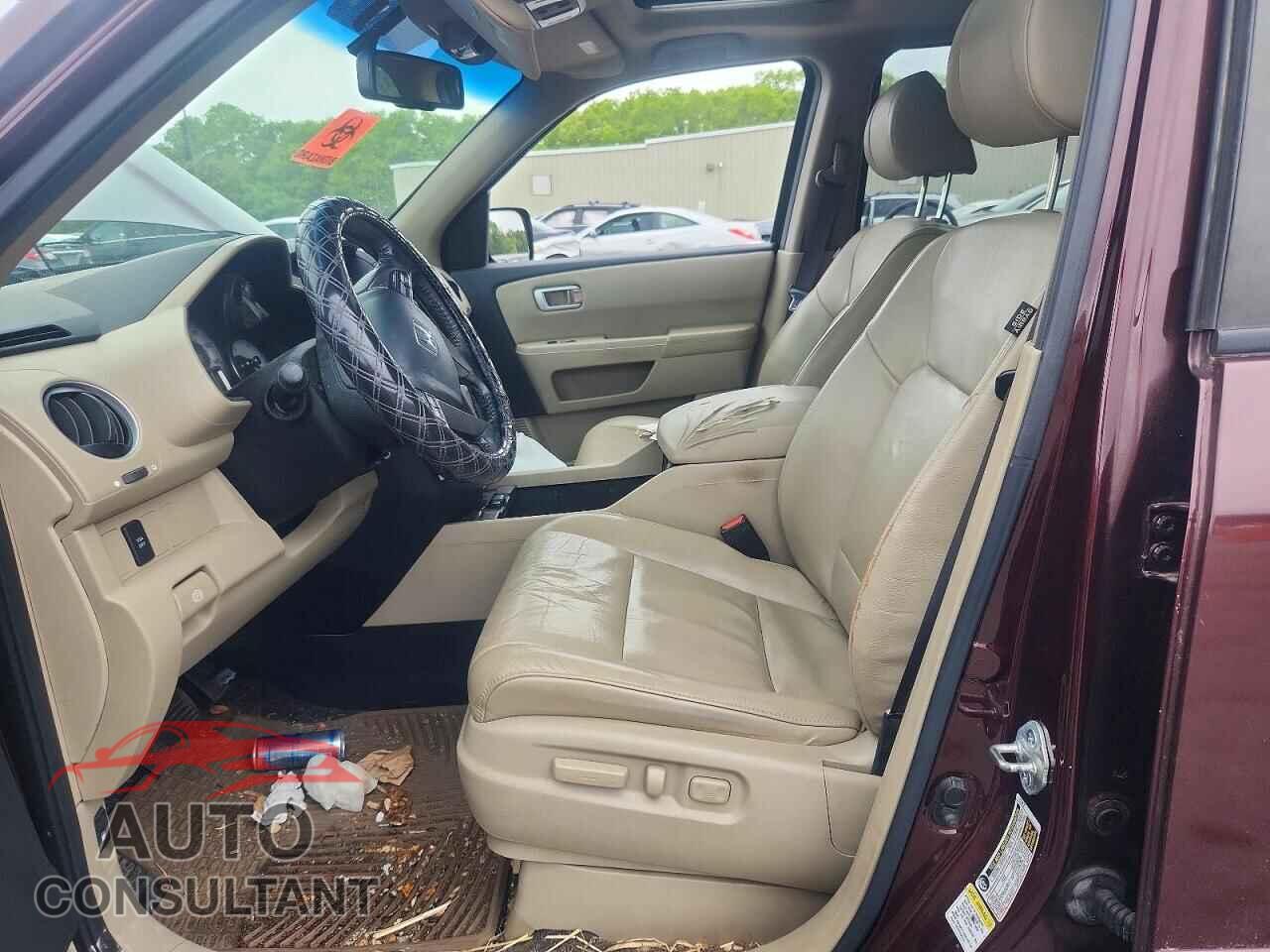 HONDA PILOT 2011 - 5FNYF4H59BB024133