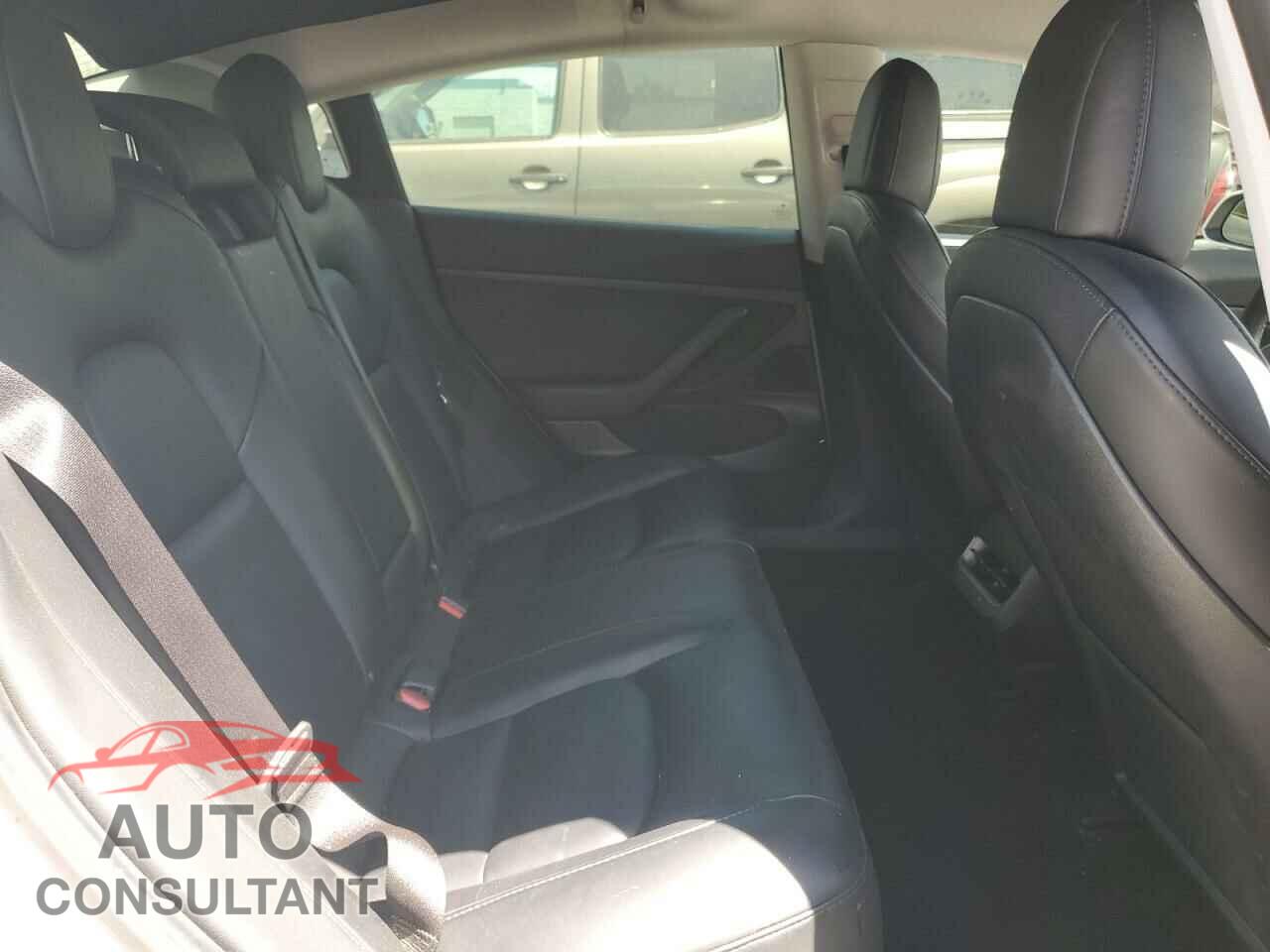 TESLA MODEL 3 2020 - 5YJ3E1EAXLF807556