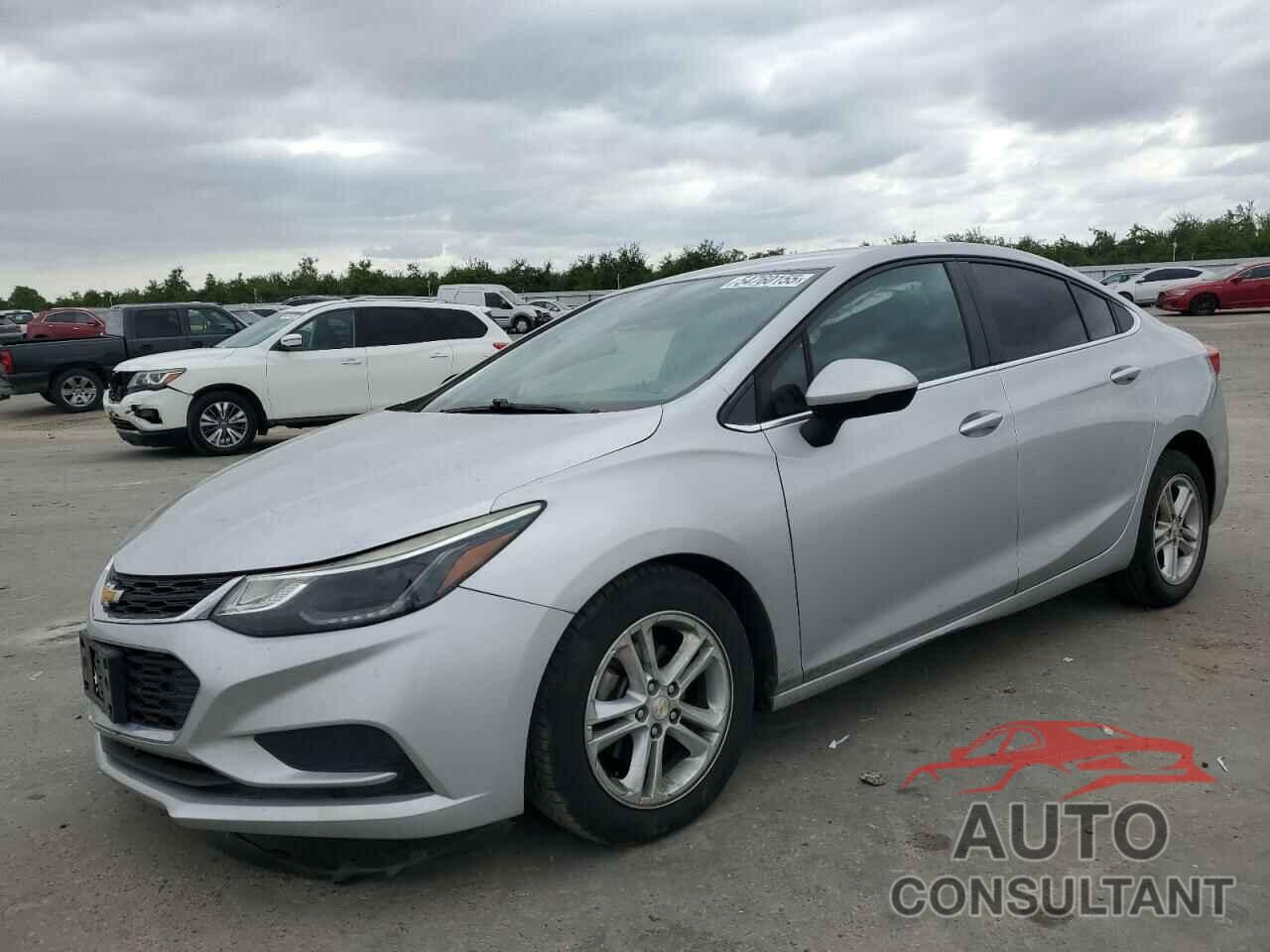 CHEVROLET CRUZE 2018 - 1G1BE5SM2J7106829