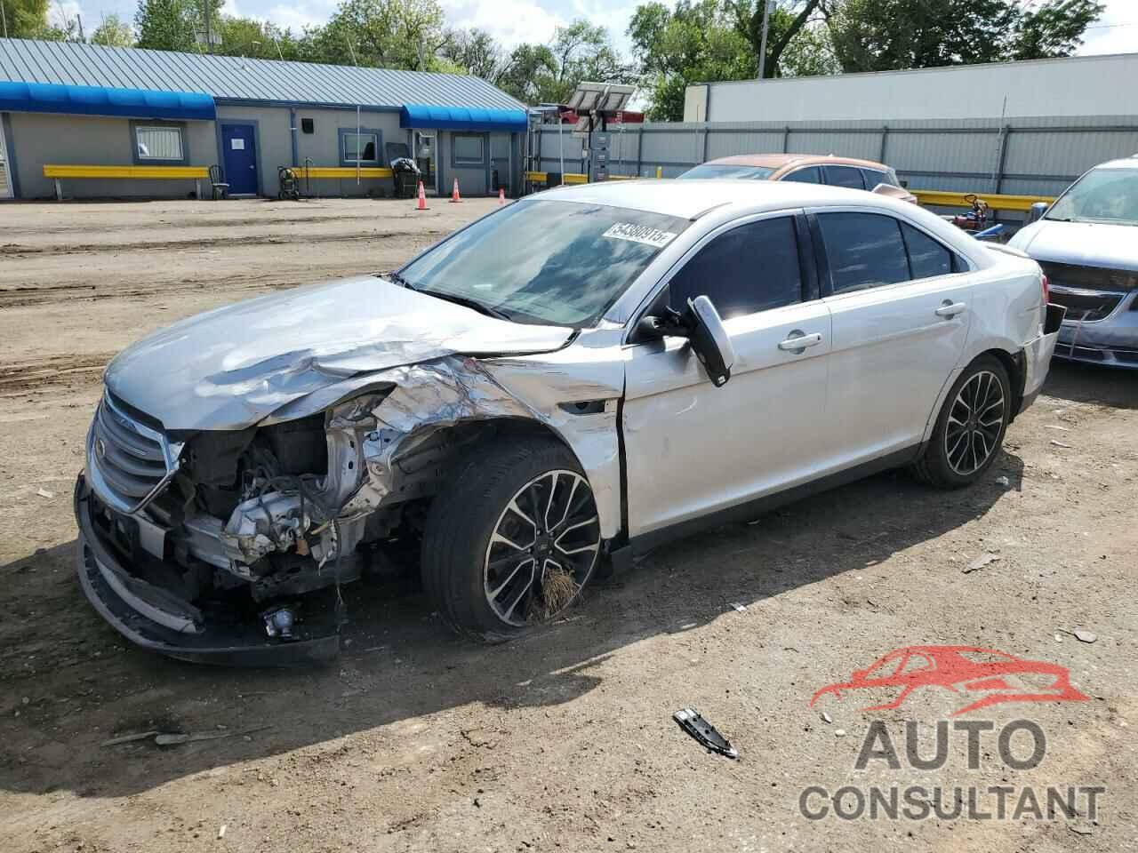 FORD TAURUS 2018 - 1FAHP2E85JG136616