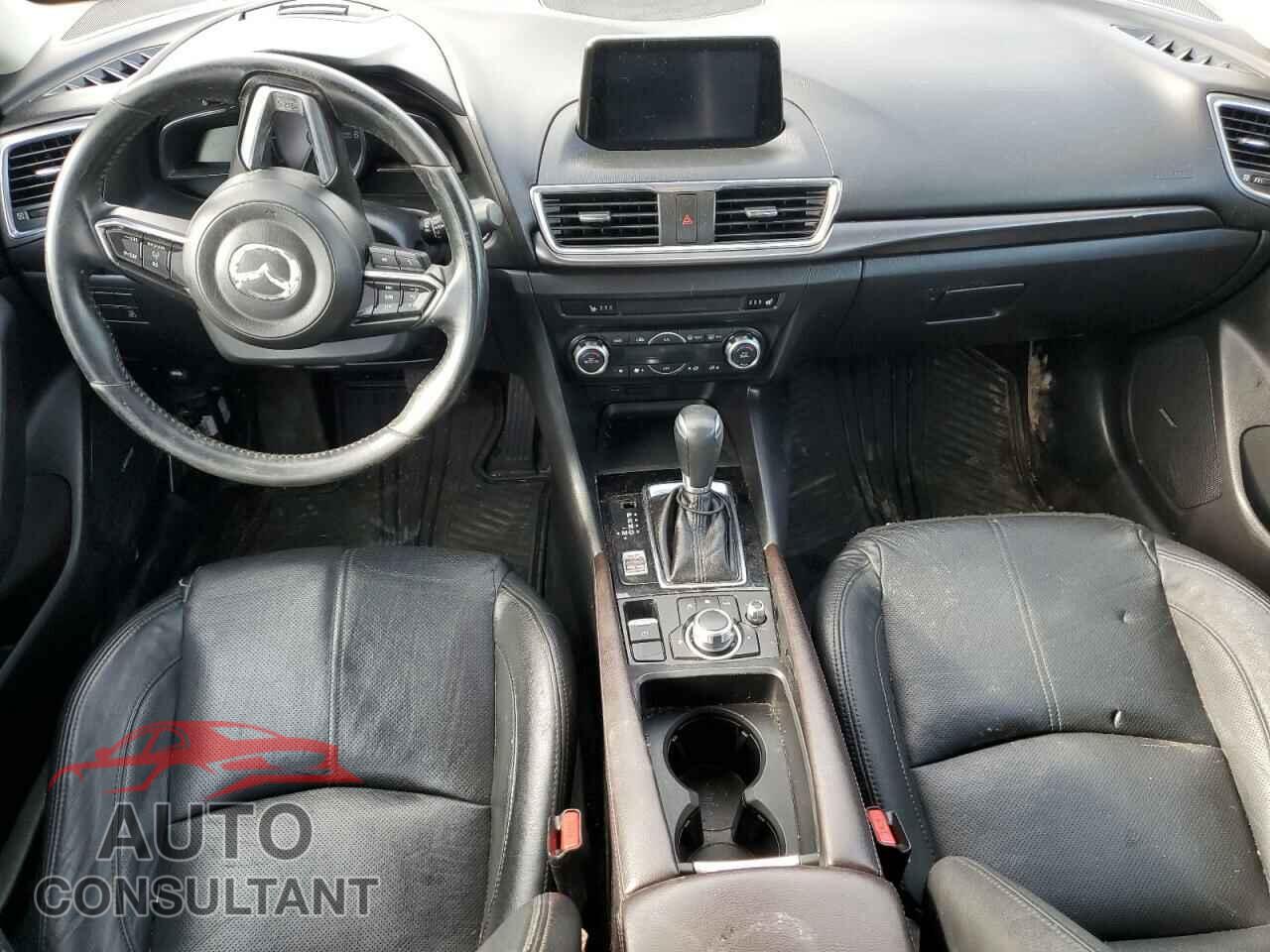 MAZDA 3 2018 - 3MZBN1M38JM170896