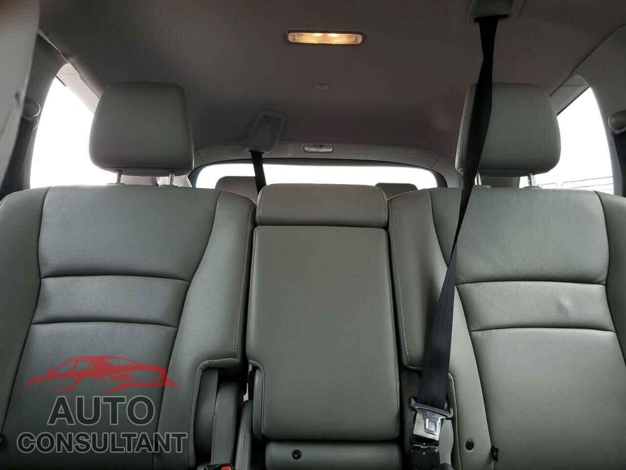 HONDA PILOT 2016 - 5FNYF6H83GB004344