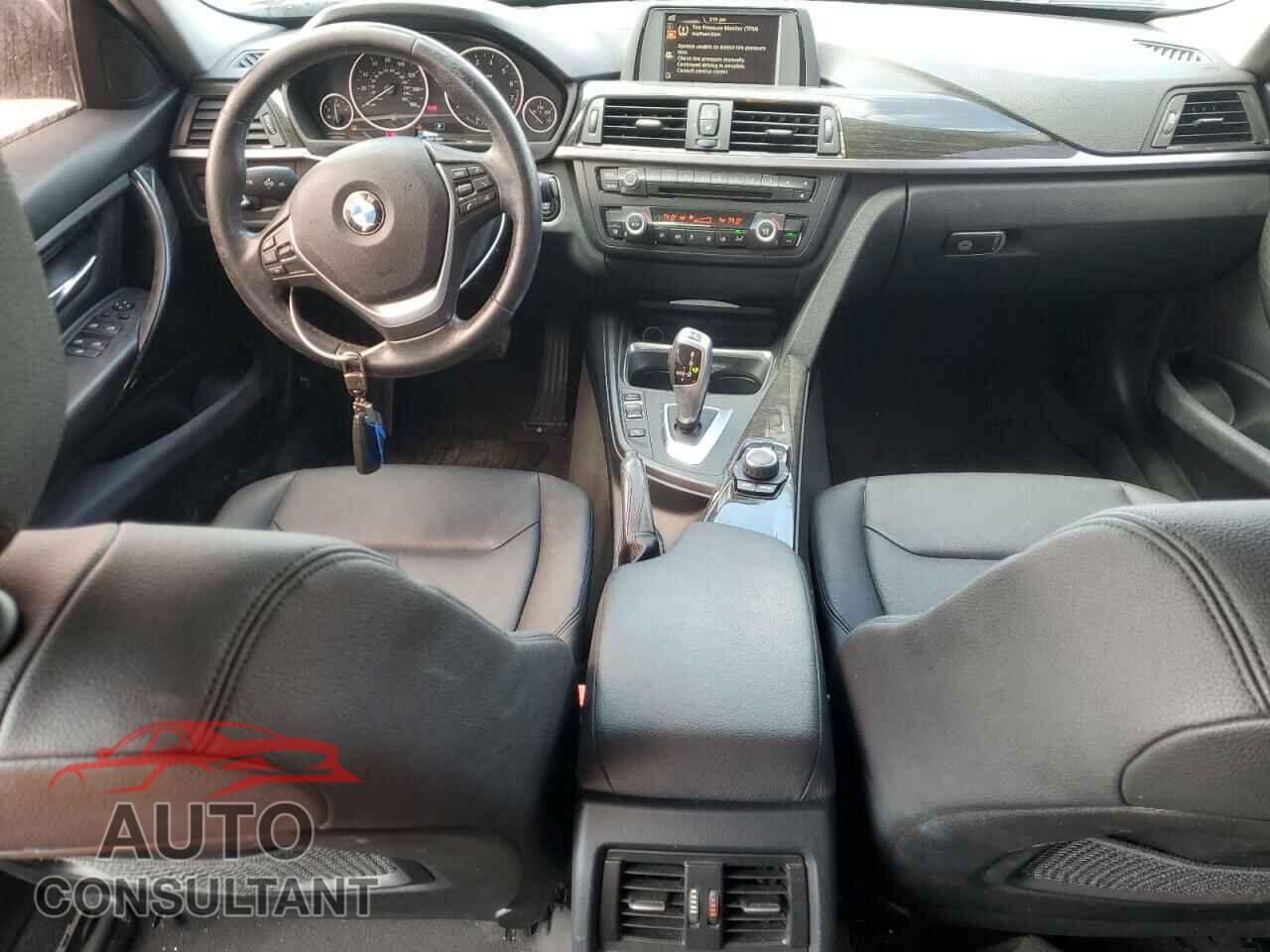 BMW 3 SERIES 2015 - WBA3A5C52FF610810