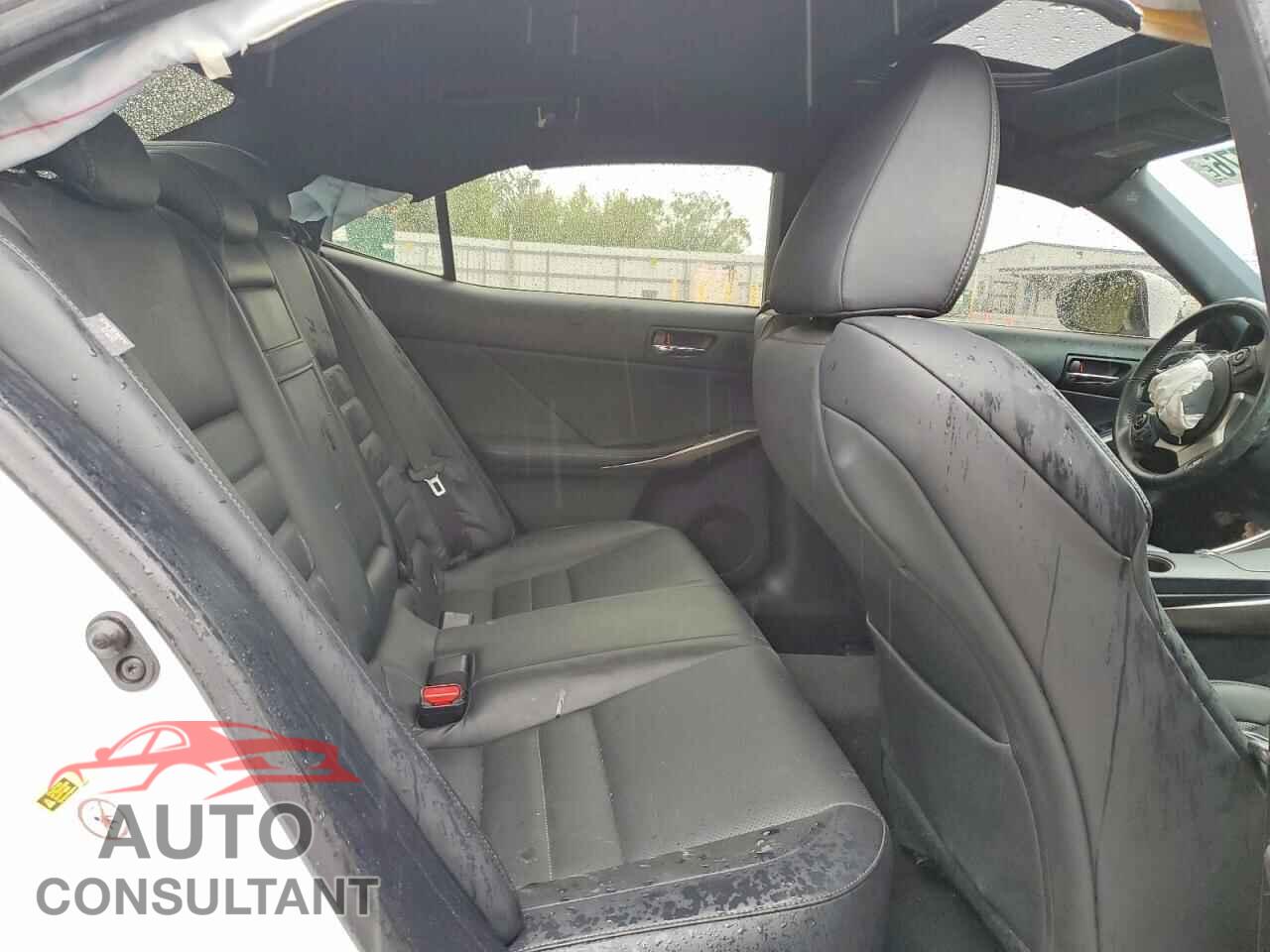 LEXUS IS 2015 - JTHBE1D26F5020906