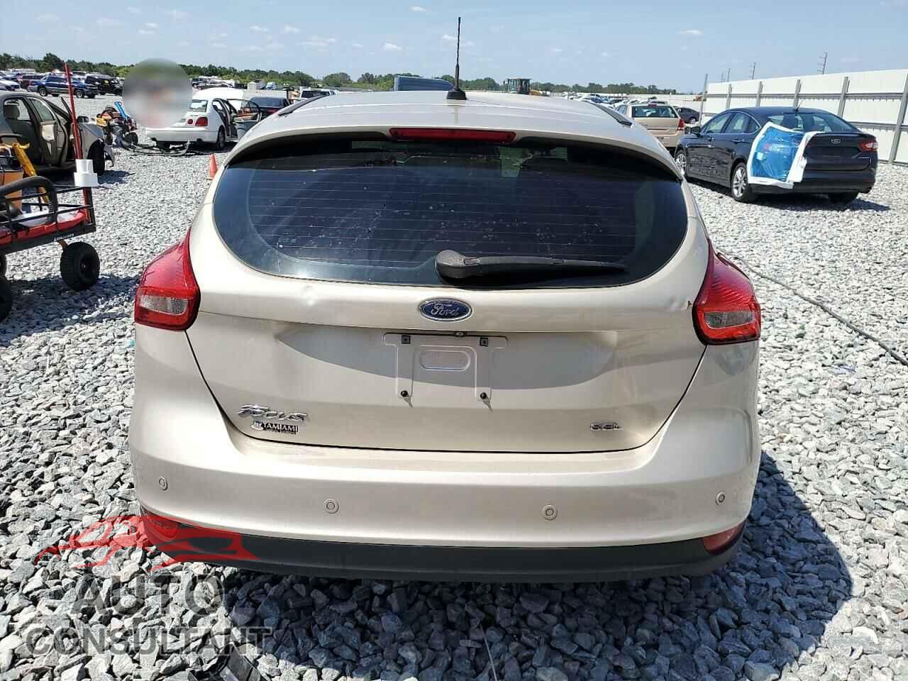 FORD FOCUS 2018 - 1FADP3M23JL201844
