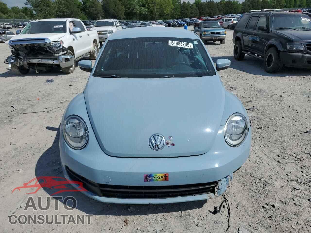 VOLKSWAGEN BEETLE 2013 - 3VWJX7AT2DM600603