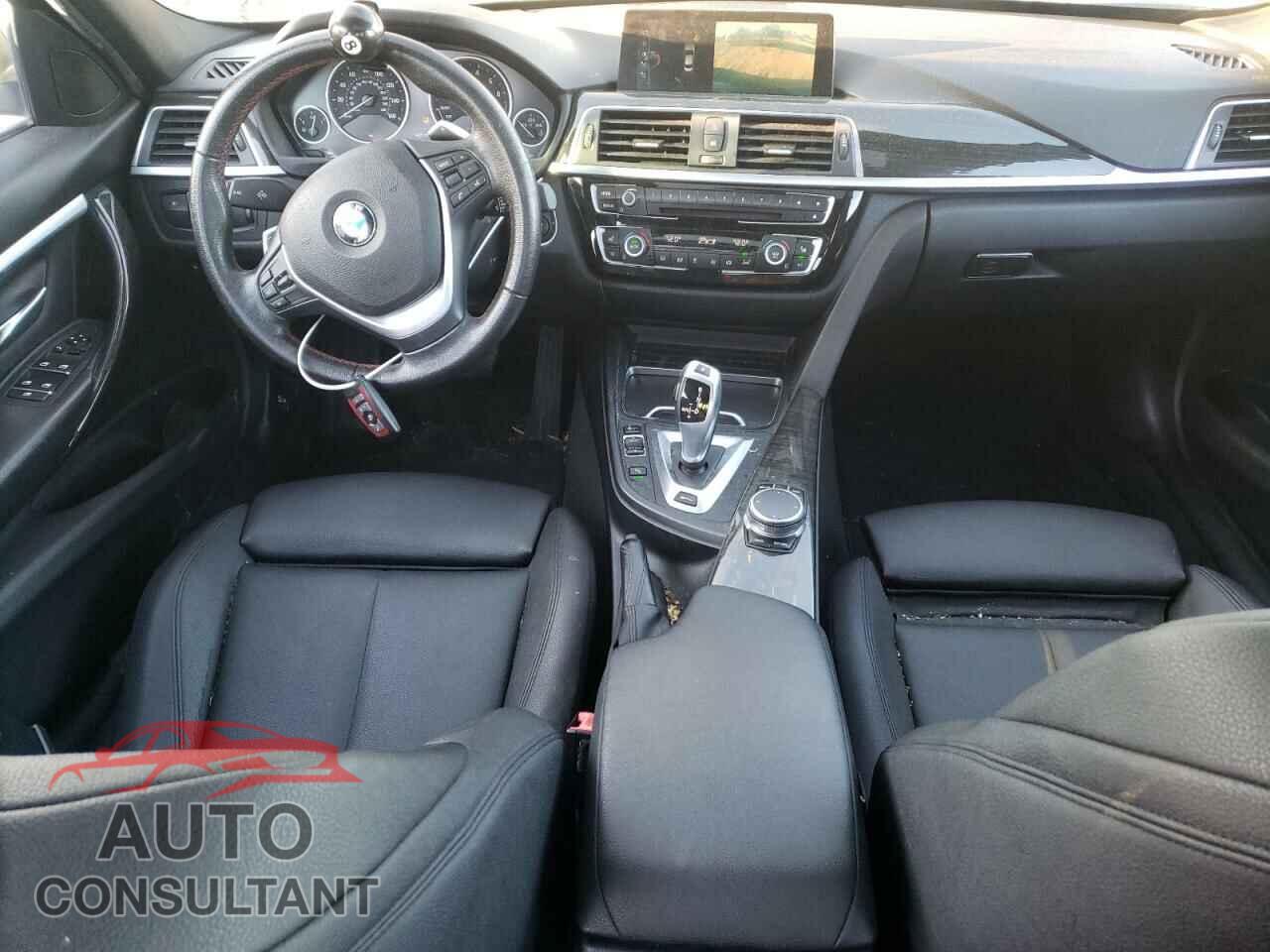 BMW 3 SERIES 2017 - WBA8E1C32HA156592