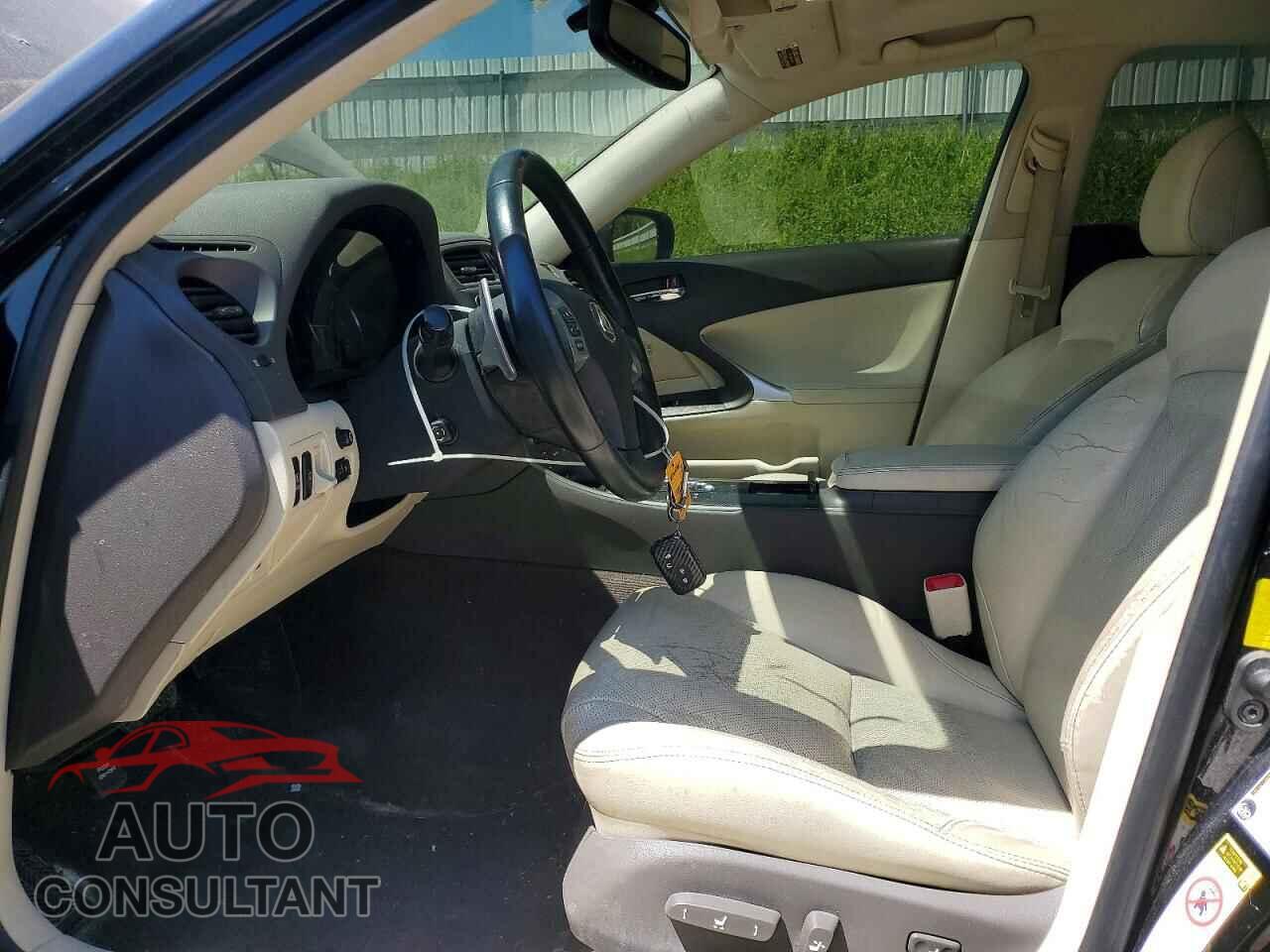 LEXUS IS 2011 - JTHCE5C26B5001926