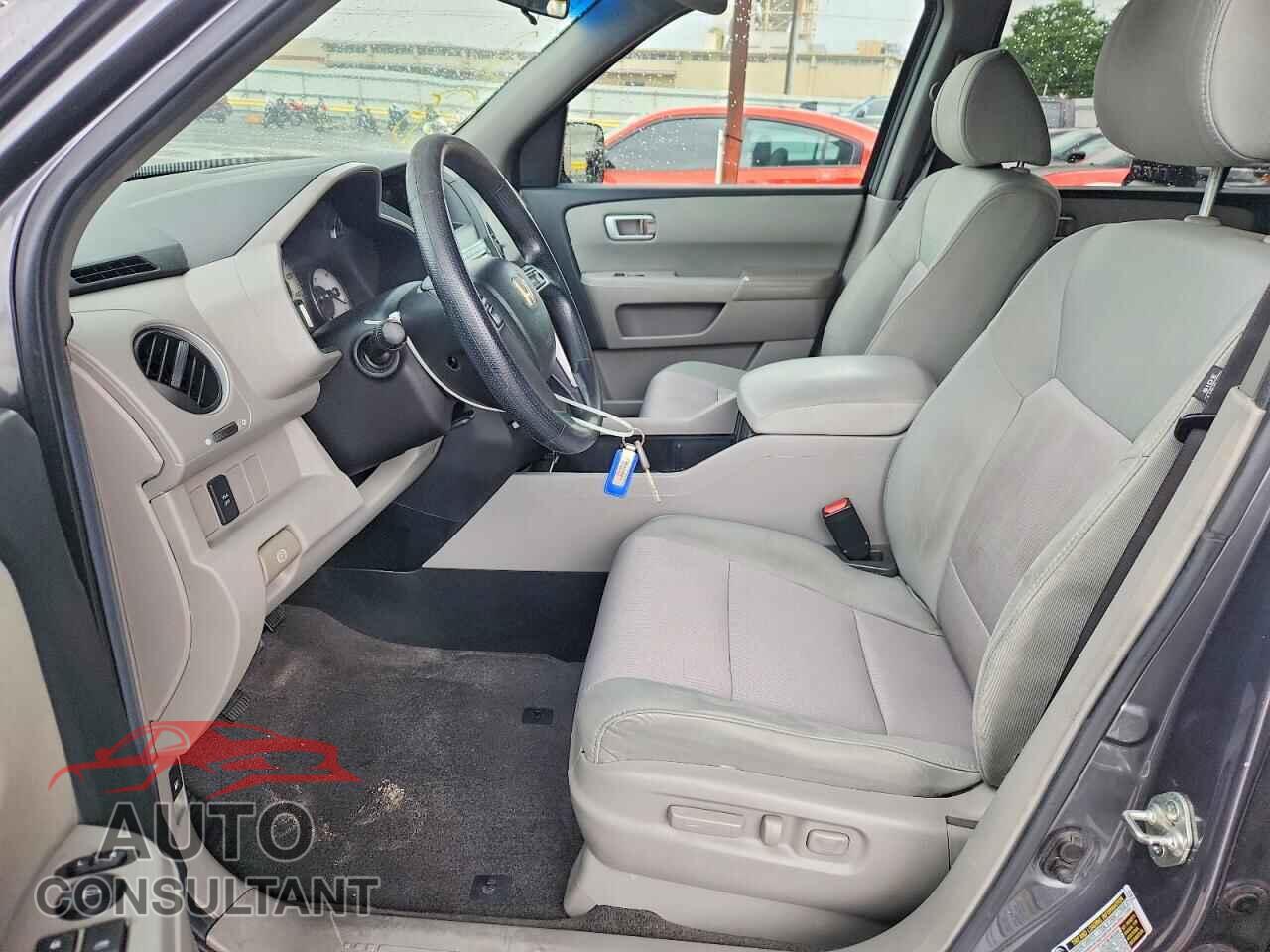 HONDA PILOT 2011 - 5FNYF3H49BB056520