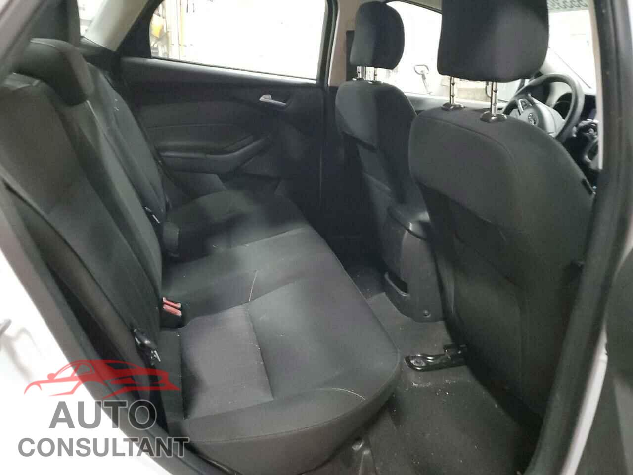 FORD FOCUS 2016 - 1FADP3FE8GL324863