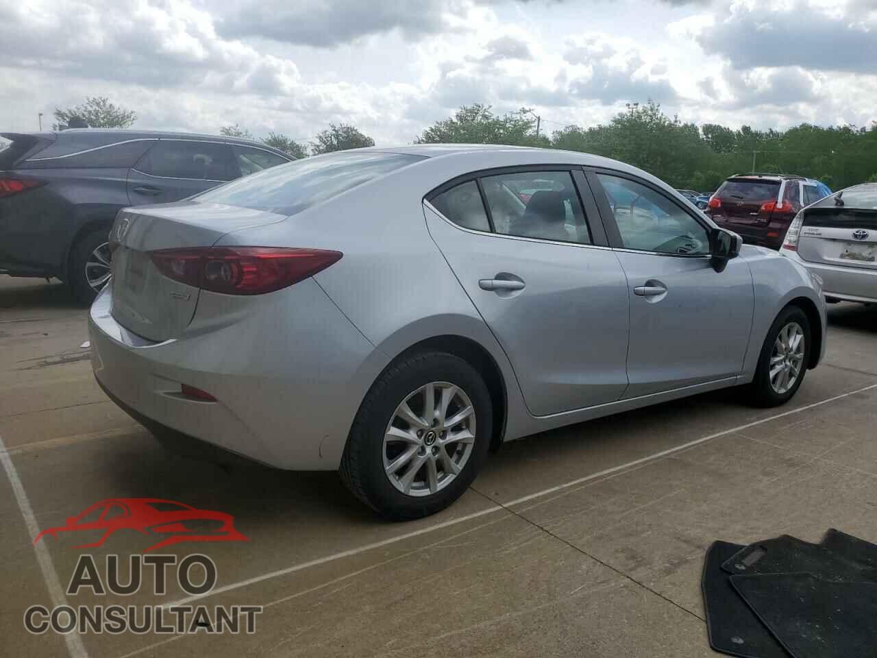 MAZDA 3 2018 - 3MZBN1U71JM187705