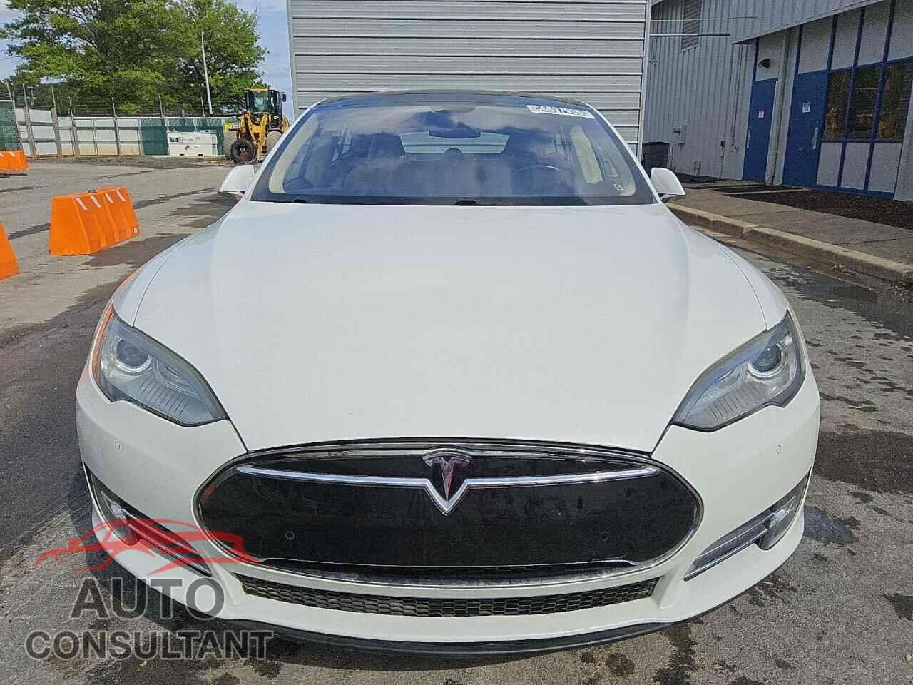 TESLA MODEL S 2013 - 5YJSA1CN1DFP27626