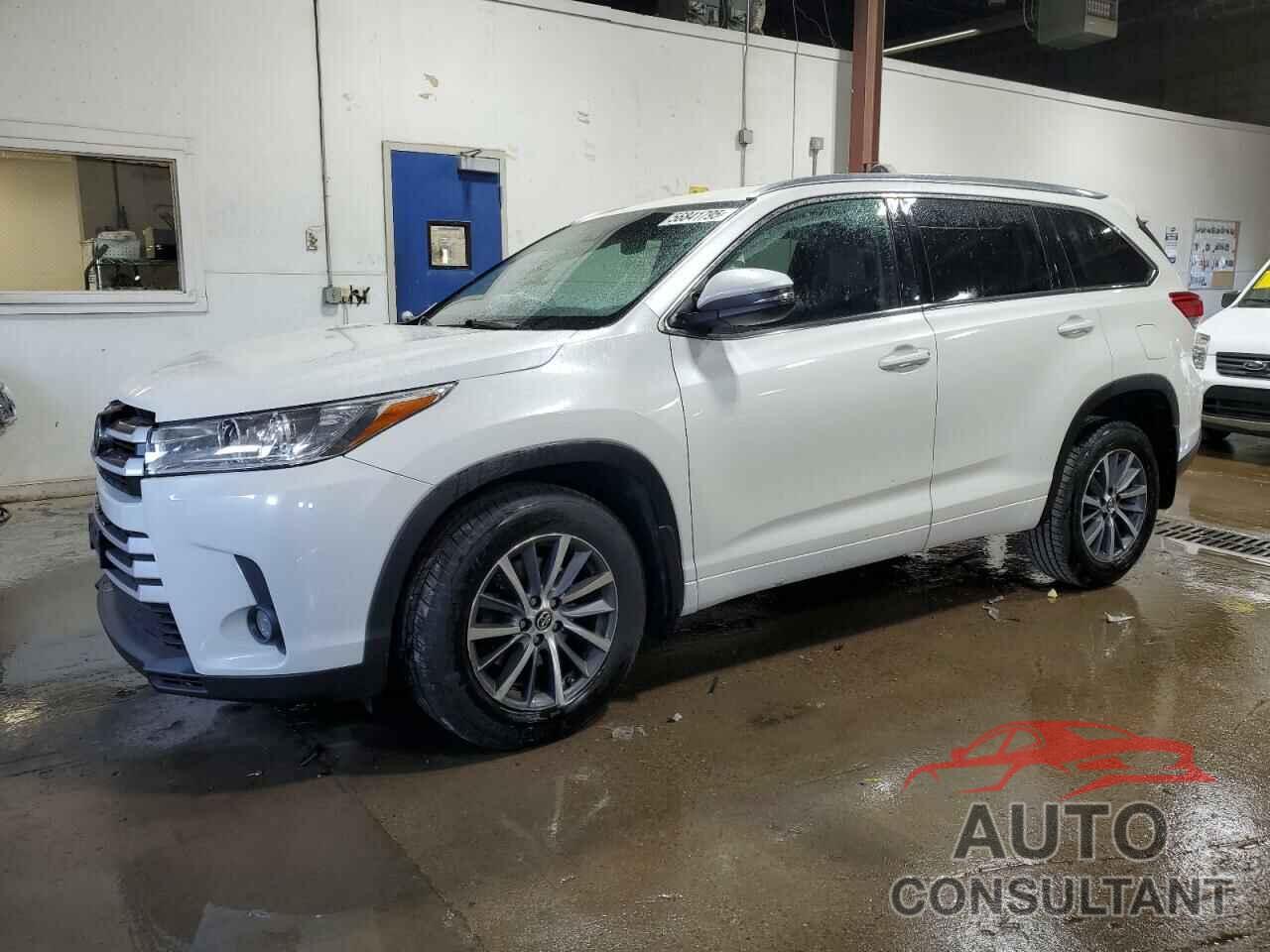 TOYOTA HIGHLANDER 2018 - 5TDJZRFH8JS530923
