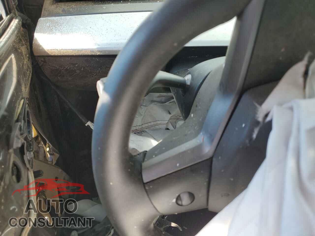 TESLA MODEL Y 2021 - 5YJYGDEE3MF212473