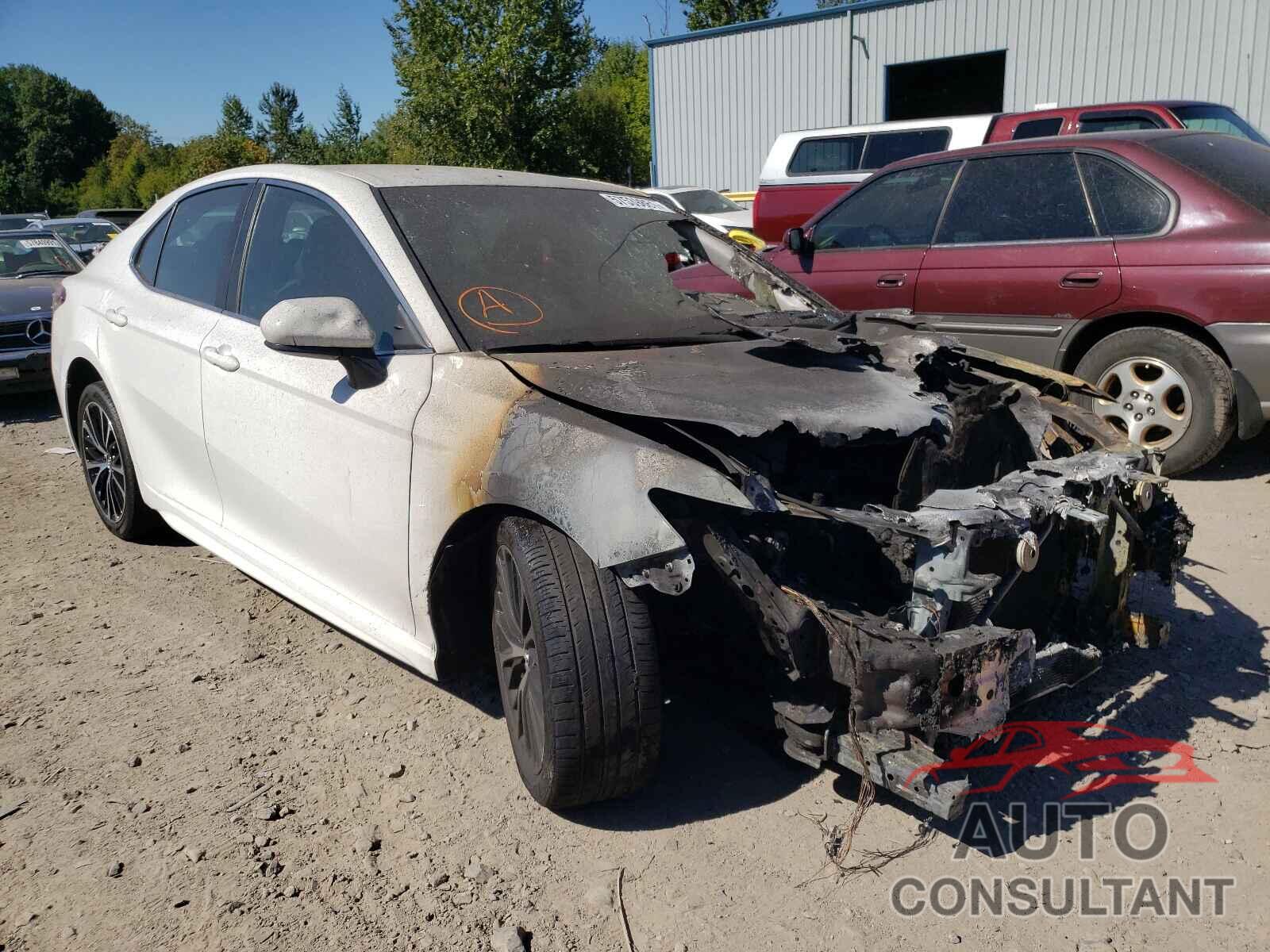 TOYOTA CAMRY 2018 - 4T1B11HK7JU638365