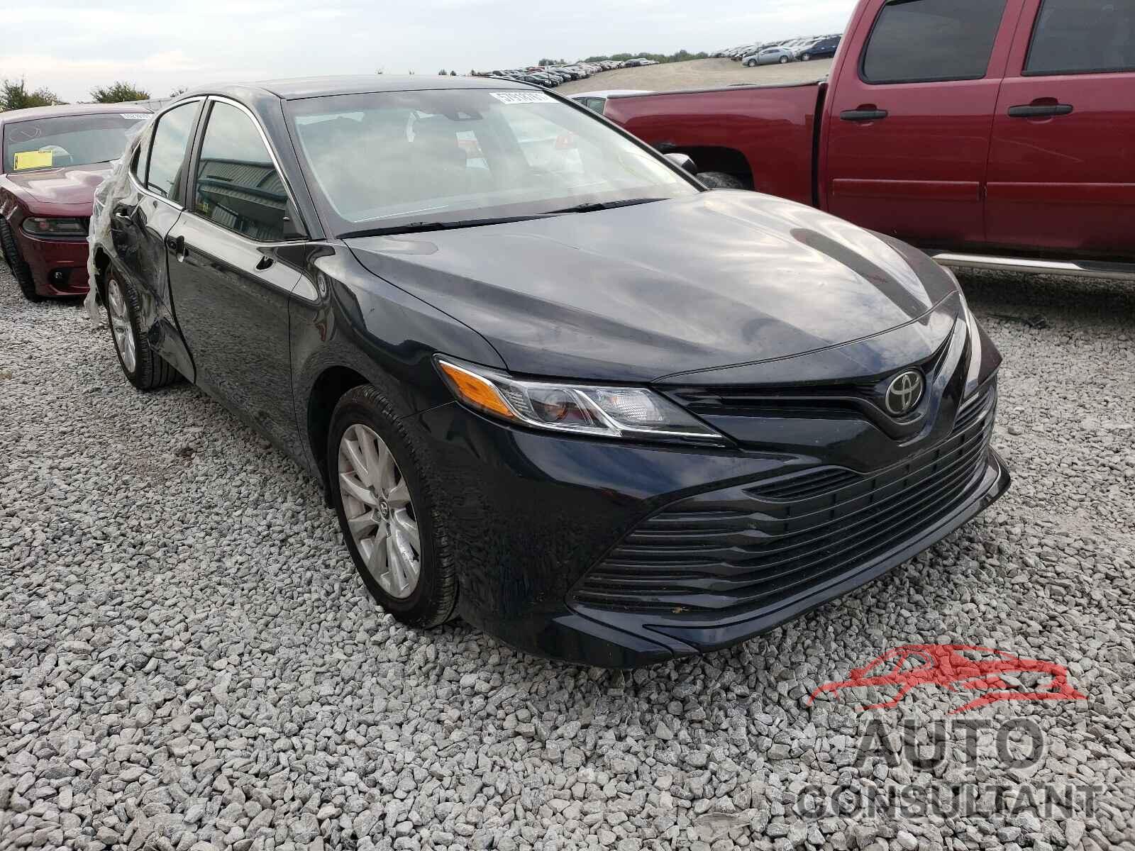TOYOTA CAMRY 2018 - 4T1B11HK1JU019082