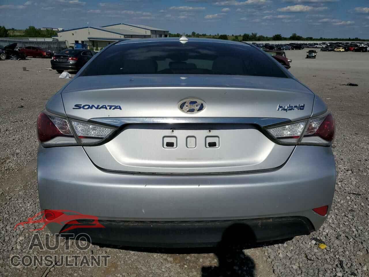 HYUNDAI SONATA 2013 - KMHEC4A48DA078575