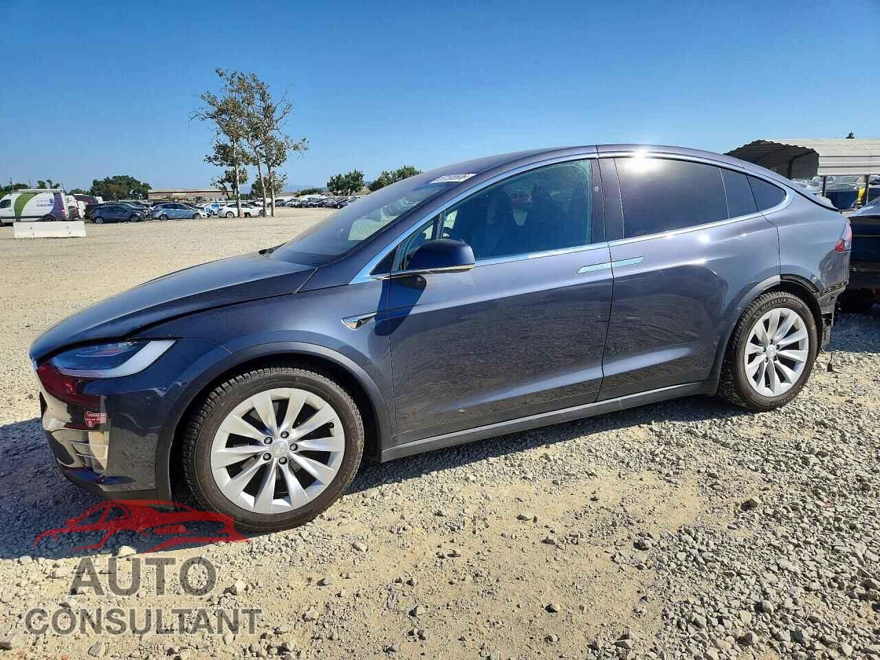 TESLA MODEL X 2017 - 5YJXCBE26HF077027