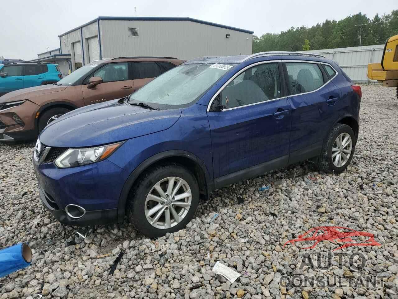 NISSAN ROGUE 2017 - JN1BJ1CR2HW111019