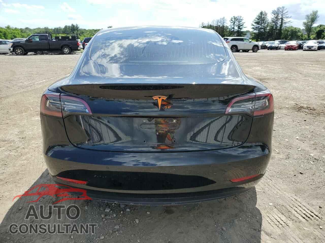 TESLA MODEL 3 2018 - 5YJ3E1EA1JF108815