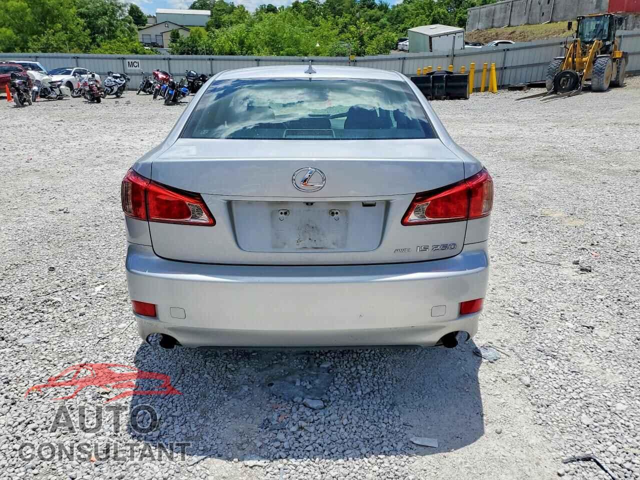 LEXUS IS 2011 - JTHCF5C28B5045309